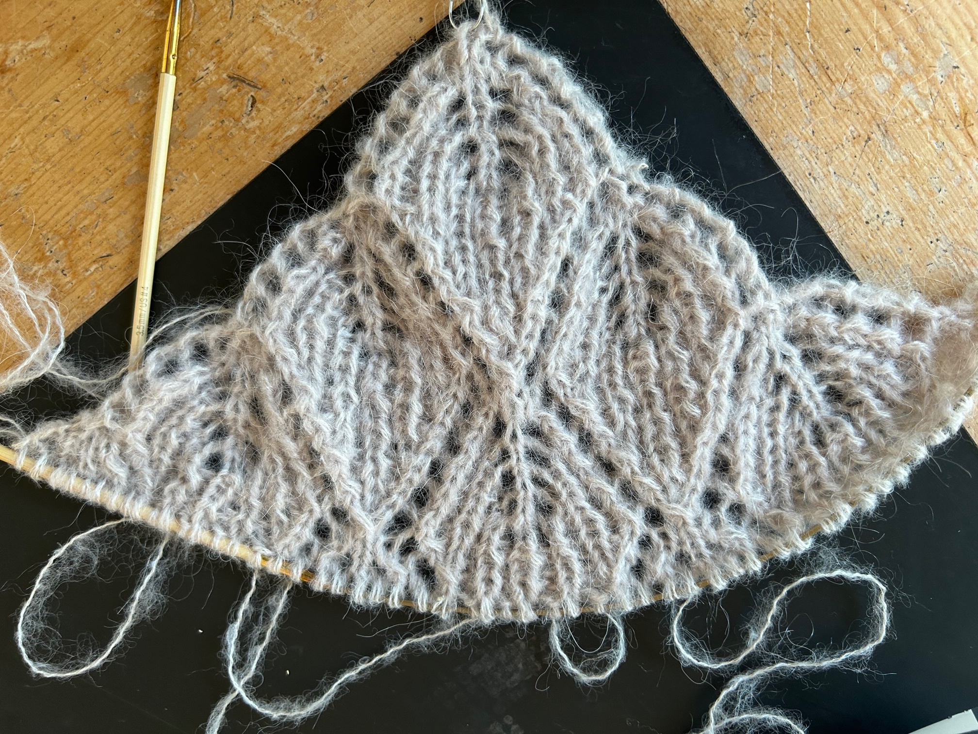 Hoja Scarf von Lene Holme Samsoe - Stricktipps