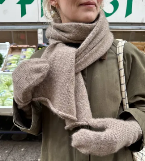 Strickset Vienna-Set (Schal mit Fäustlingen)